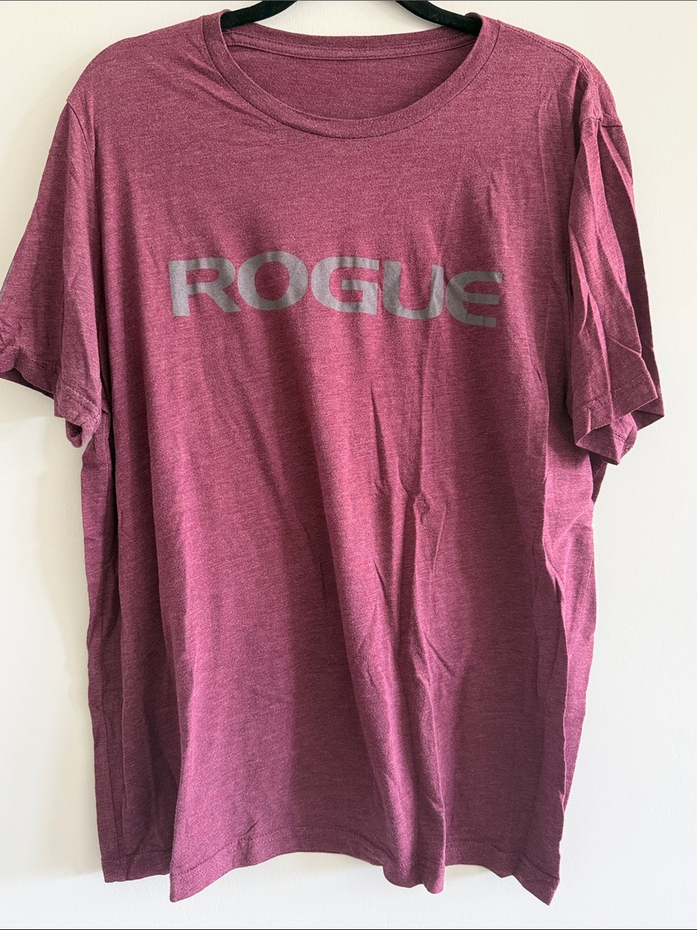 Rogue Men’s Shirt, Size XL, Smoke-Free Home, Maroon